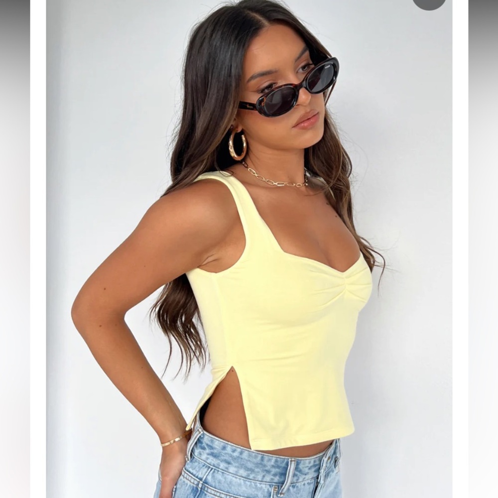 White Fox Taking Off Top Lemon | Size XXS